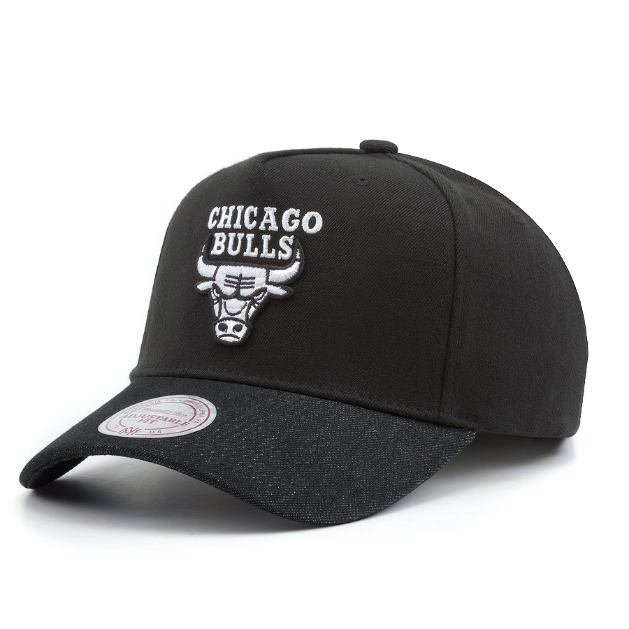 Бейсболка Mitchell & Ness - Chicago Bulls Denim Visor Snapback