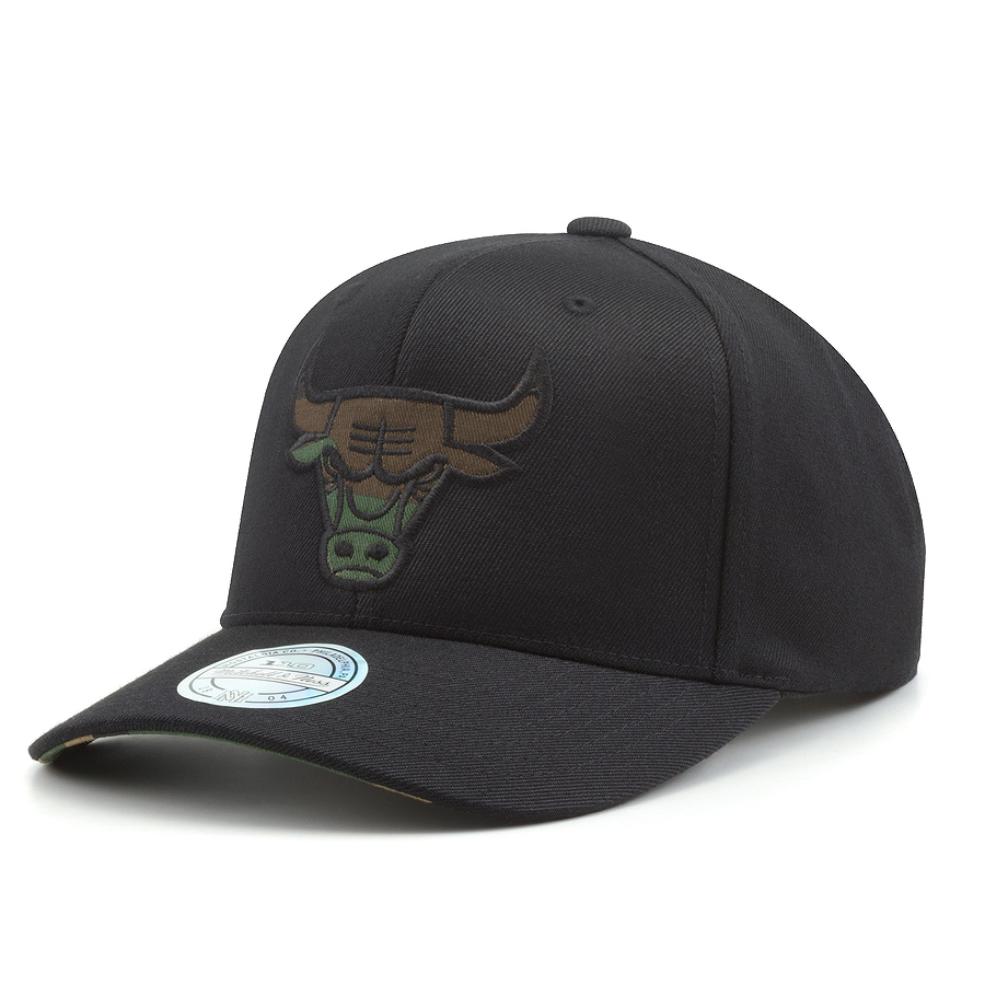 Бейсболка Mitchell & Ness - Chicago Bulls Camo Logo Snapback