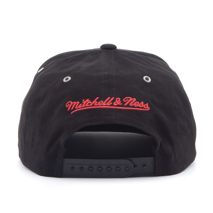 Бейсболка Mitchell & Ness - Chicago Bulls Day 4 Snapback