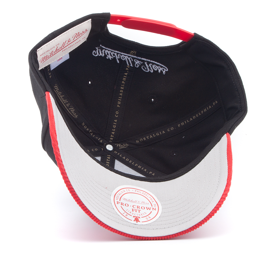 Бейсболка Mitchell & Ness - Chicago Bulls Cord Pro Snapback