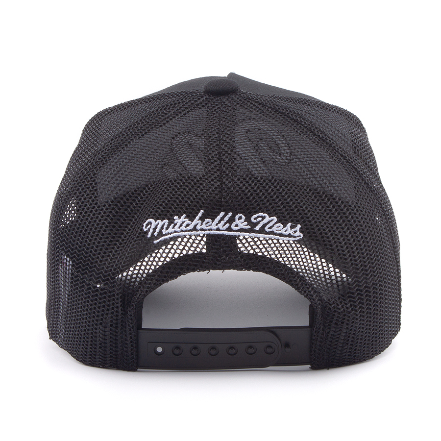Бейсболка Mitchell & Ness - Branded Classic M Trucker (black)