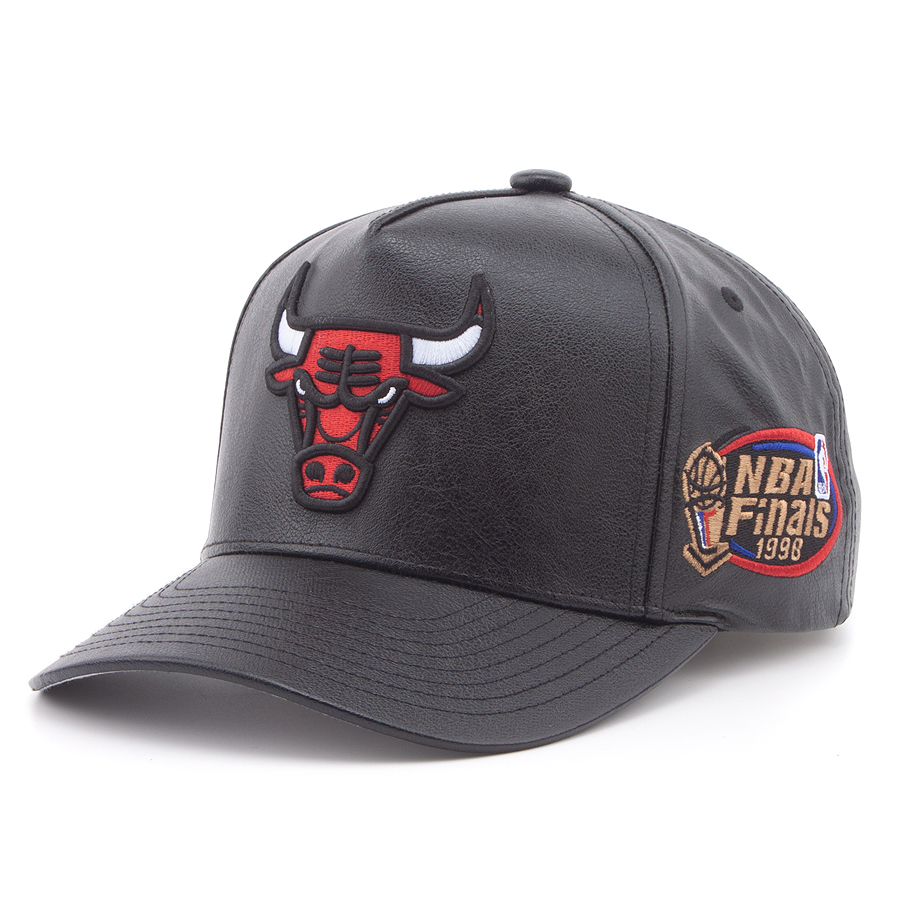 Бейсболка Mitchell & Ness - Buttery Pro Strapback NBA Chicago Bulls (black) Бейсболка Mitchell & Ness - Buttery Pro Strapback NBA Chicago Bulls (black)