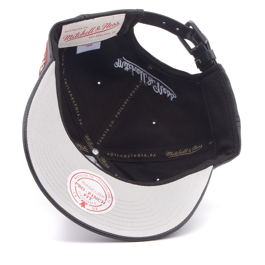 Бейсболка Mitchell & Ness - Buttery Pro Strapback NBA Chicago Bulls (black)