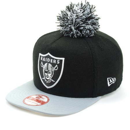 Кепка с помпоном мужская. New era бейсболка Oakland Raiders. Шапка Raiders New era. New era Raiders бейсболки. Кепка New era Raiders.