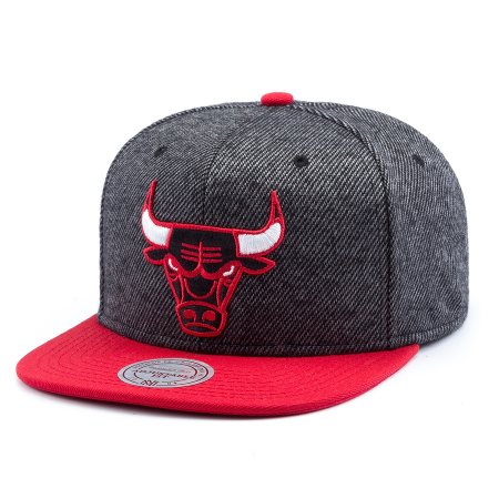 Кепка с прямым козырьком Chicago bulls. Кепка Чикаго Буллз.