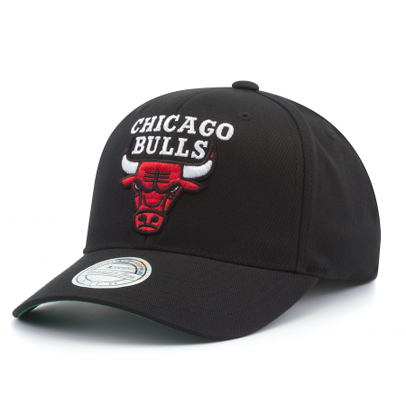 Бейсболка chicago bulls. Бейсболка Чикаго Буллс.